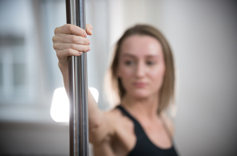 5 saveta da poboljšaš svoj pole dance hvat